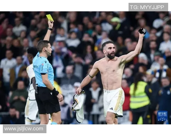 十年前足球球星的辉煌瞬间与当今足坛影响力回顾