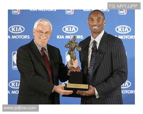 足球巨星与篮球传奇的巅峰对决解析两大体育世界的异同与交融