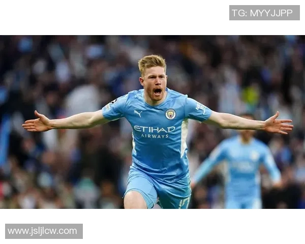 足球巨星逗趣瞬间大曝光笑翻全场摄像机前搞怪表情尽显天赋