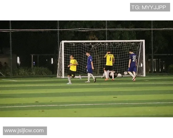 足球球星高清瞬间精彩集锦展现运动魅力与激情演绎